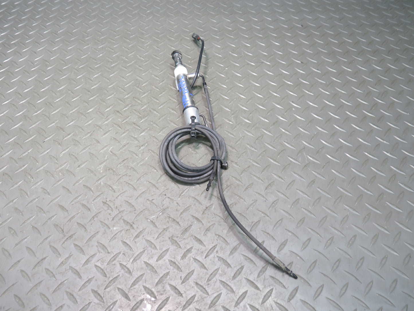 01-06 BMW E46 330ci Convertible TOP Roof Left & Right Hydraulic Cylinder Set OEM
