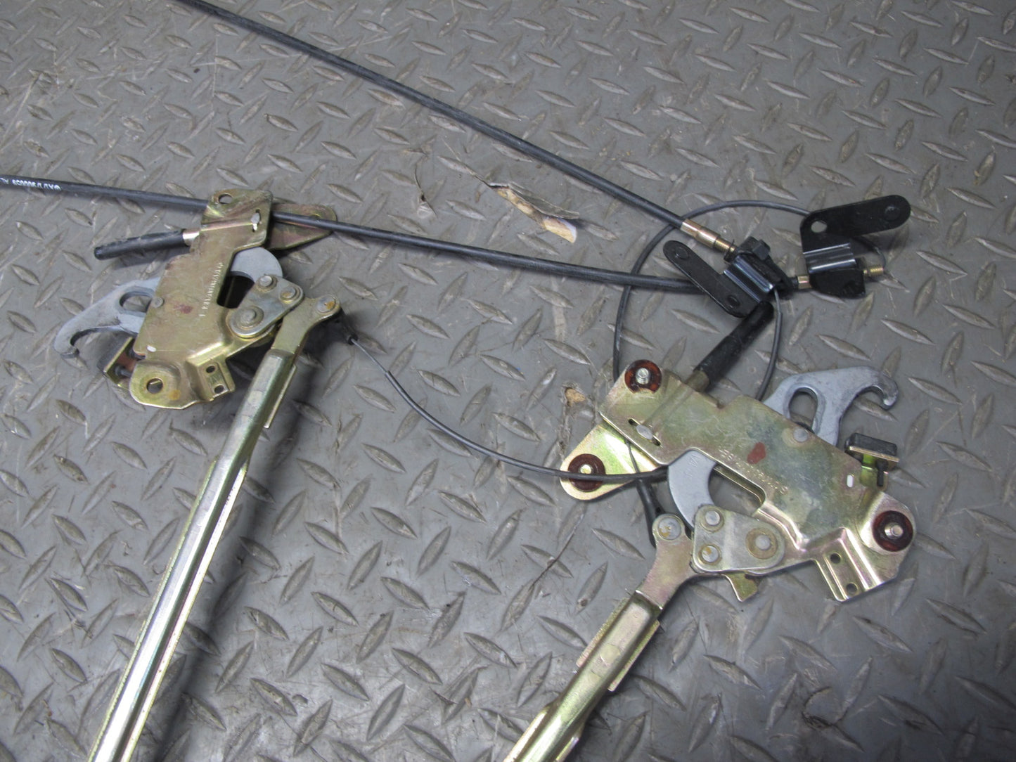 05-11 Mercedes R171 Slk-class Convertible TOP Roof Lock Latch Cable OEM