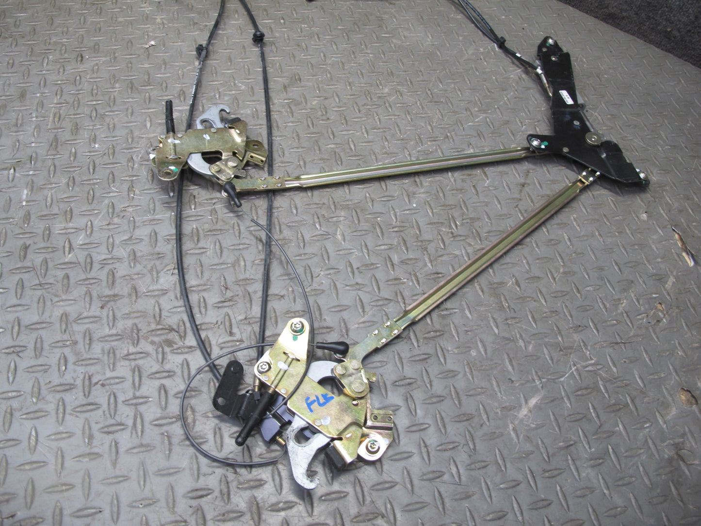 05-11 Mercedes R171 Slk-class Convertible TOP Roof Lock Latch Cable OEM