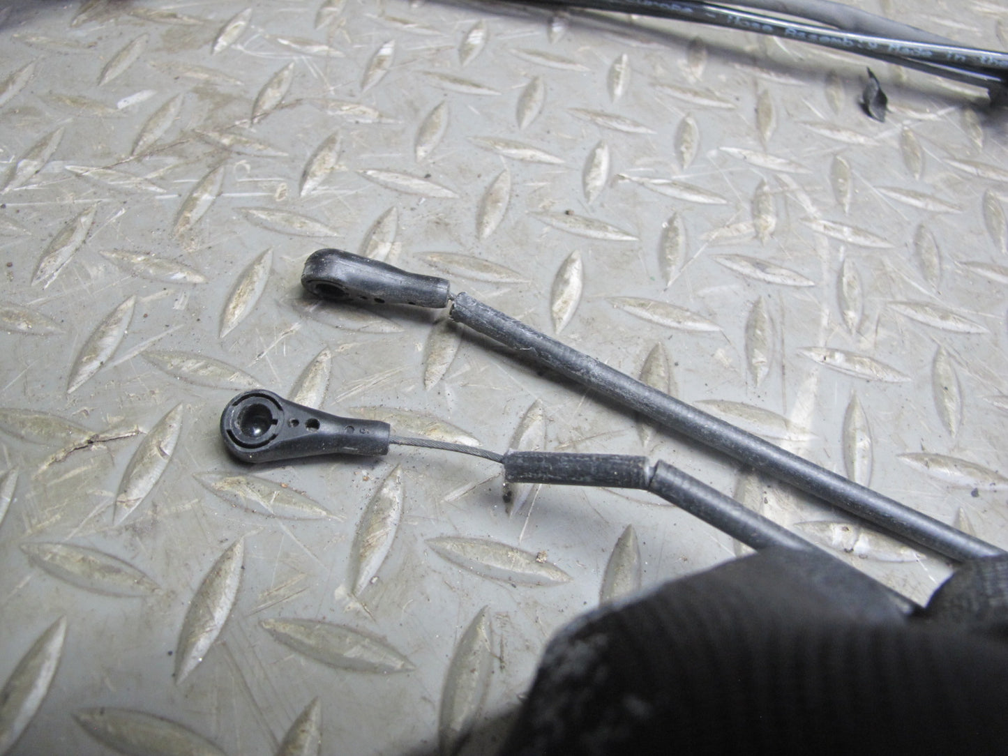 05-11 Mercedes R171 Slk-class Convertible TOP Roof Lock Latch Cable OEM