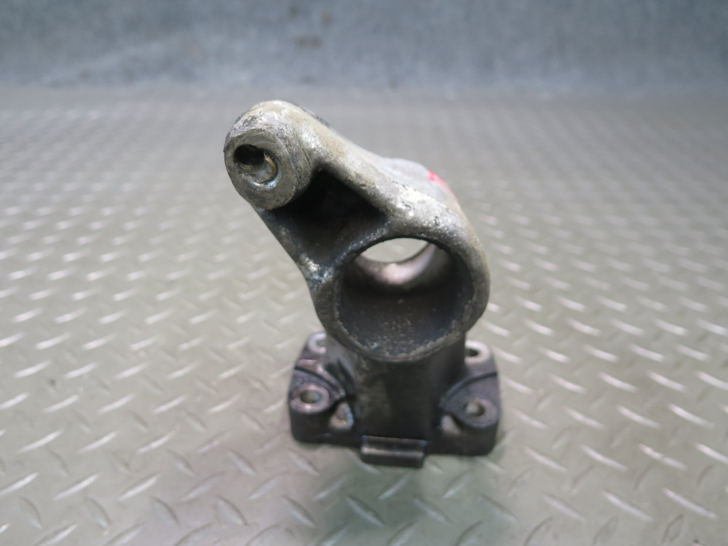 81-85 Mercedes W123 300D OM617 Diesel Engine Left Mount Bracket Support OEM