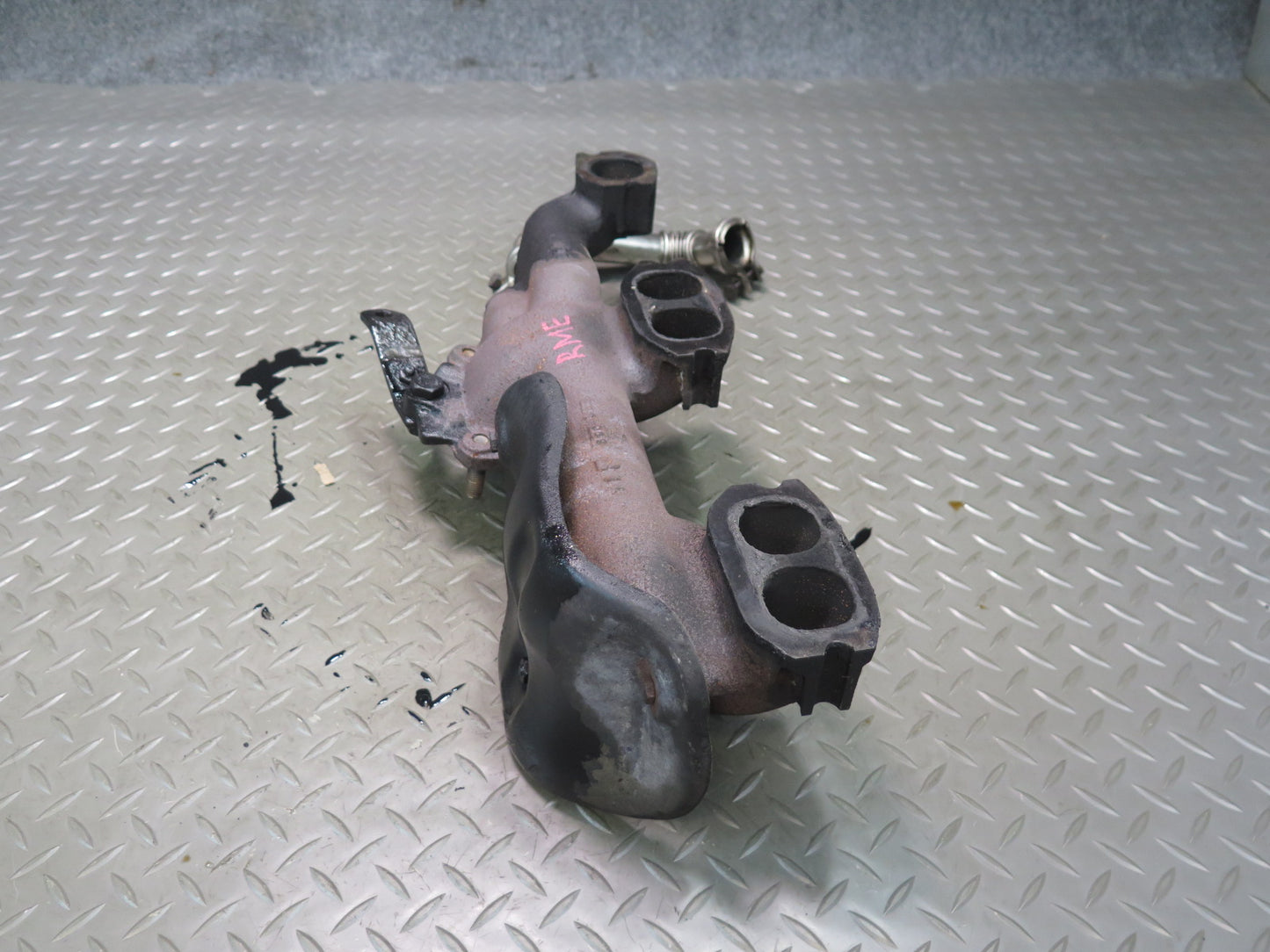 82-85 Mercedes W123 300D OM617.952 Turbo Diesel Engine Exhaust Manifold OEM
