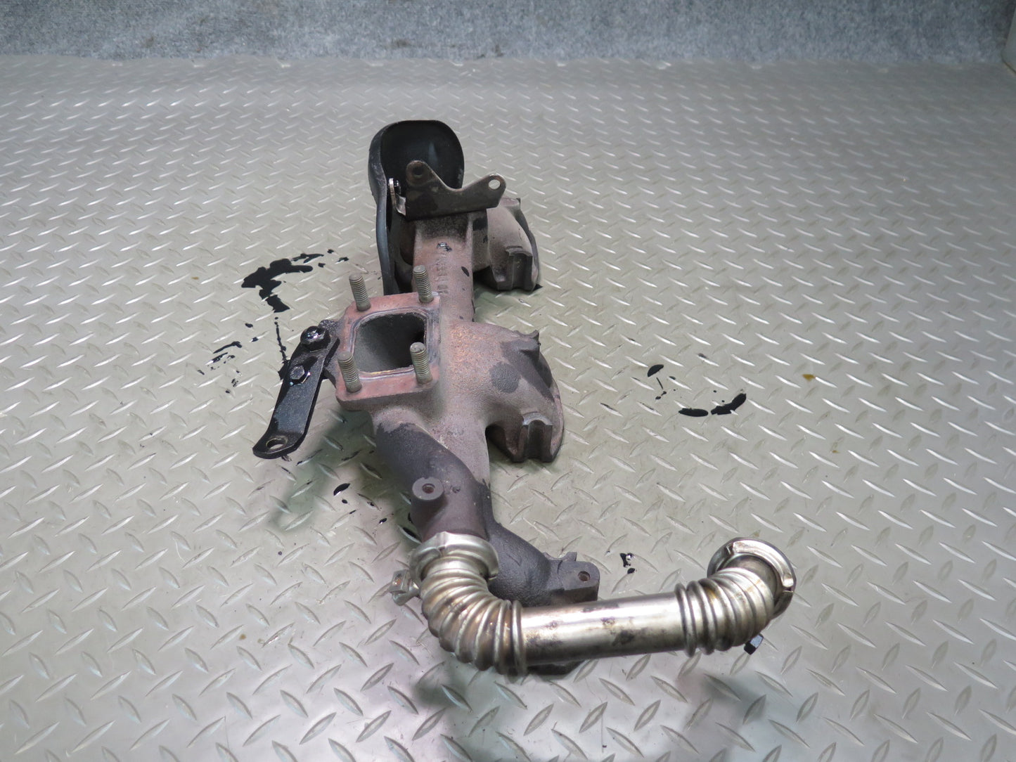 82-85 Mercedes W123 300D OM617.952 Turbo Diesel Engine Exhaust Manifold OEM
