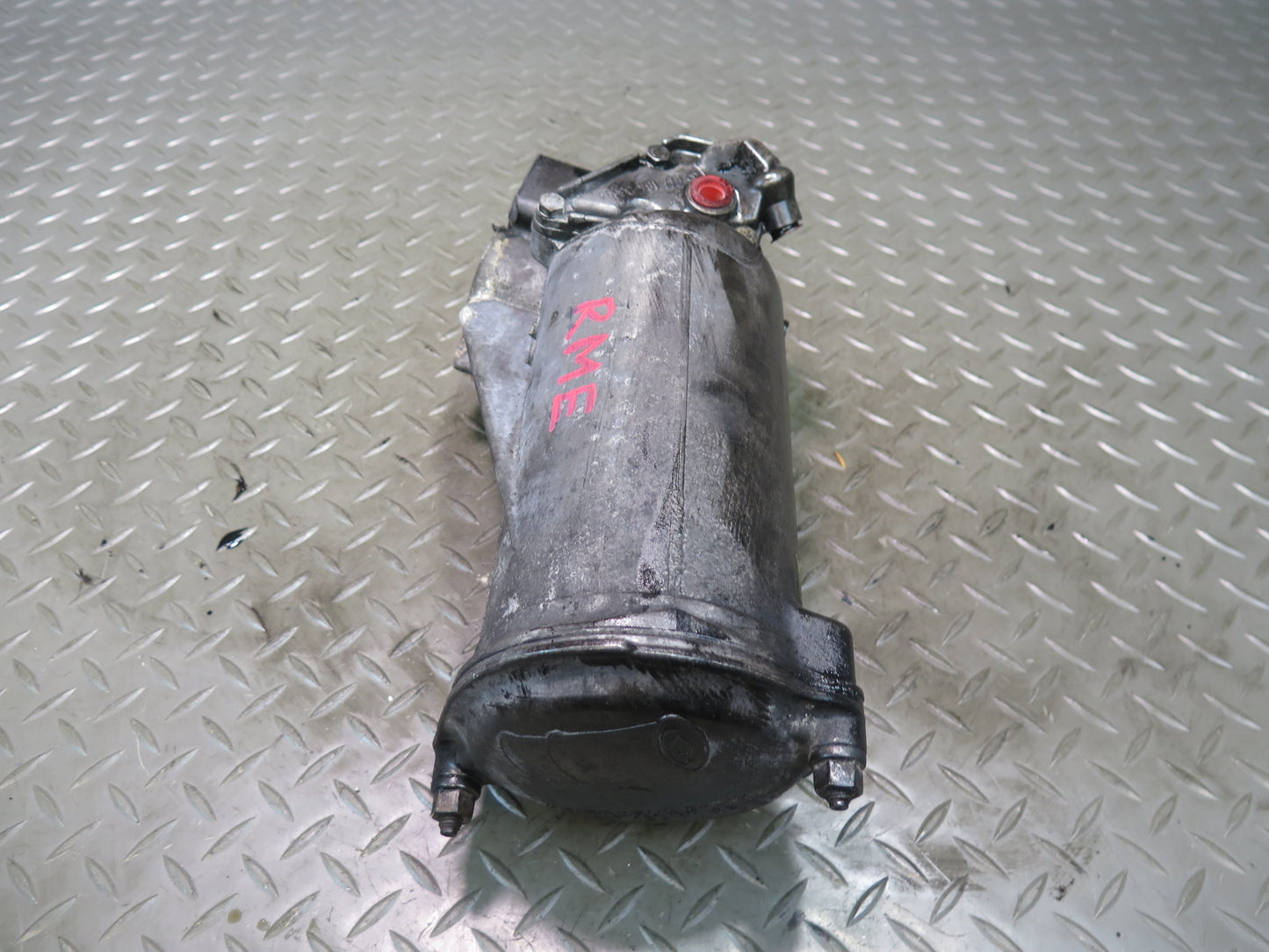 81-85 Mercedes W123 300D OM617 Turbo Diesel Engine Oil Filter Housing OEM