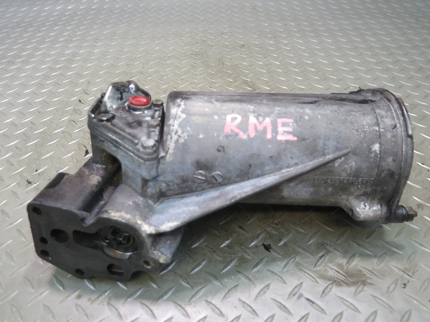 81-85 Mercedes W123 300D OM617 Turbo Diesel Engine Oil Filter Housing OEM