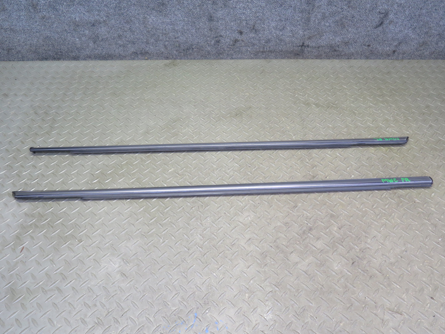 11-15 Mini Cooper S R60 Countryman Front Left Right Window Trim Molding Set OEM