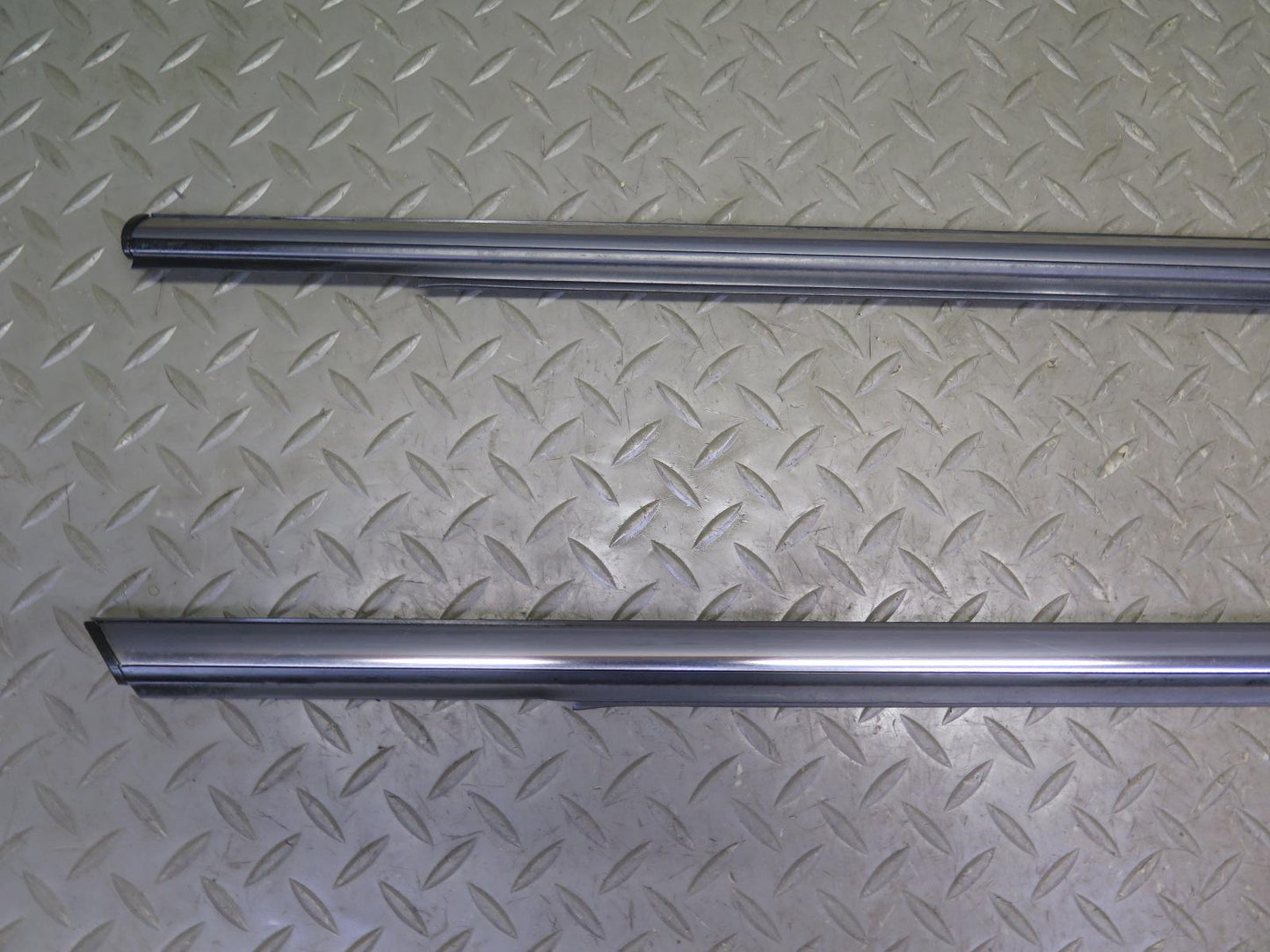 11-15 Mini Cooper S R60 Countryman Front Left Right Window Trim Molding Set OEM