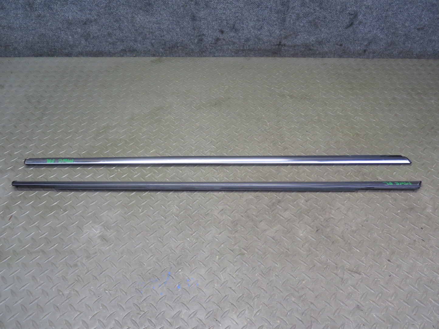 11-15 Mini Cooper S R60 Countryman Front Left Right Window Trim Molding Set OEM