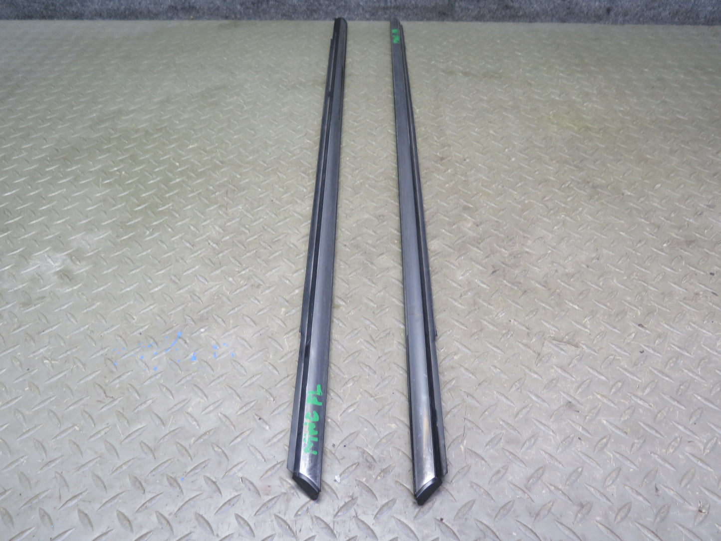 11-15 Mini Cooper S R60 Countryman Front Left Right Window Trim Molding Set OEM