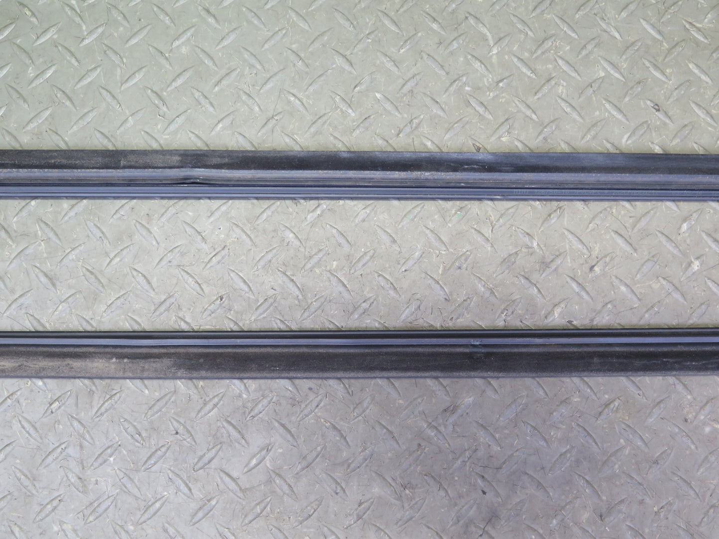 11-15 Mini Cooper S R60 Countryman Front Left Right Window Trim Molding Set OEM