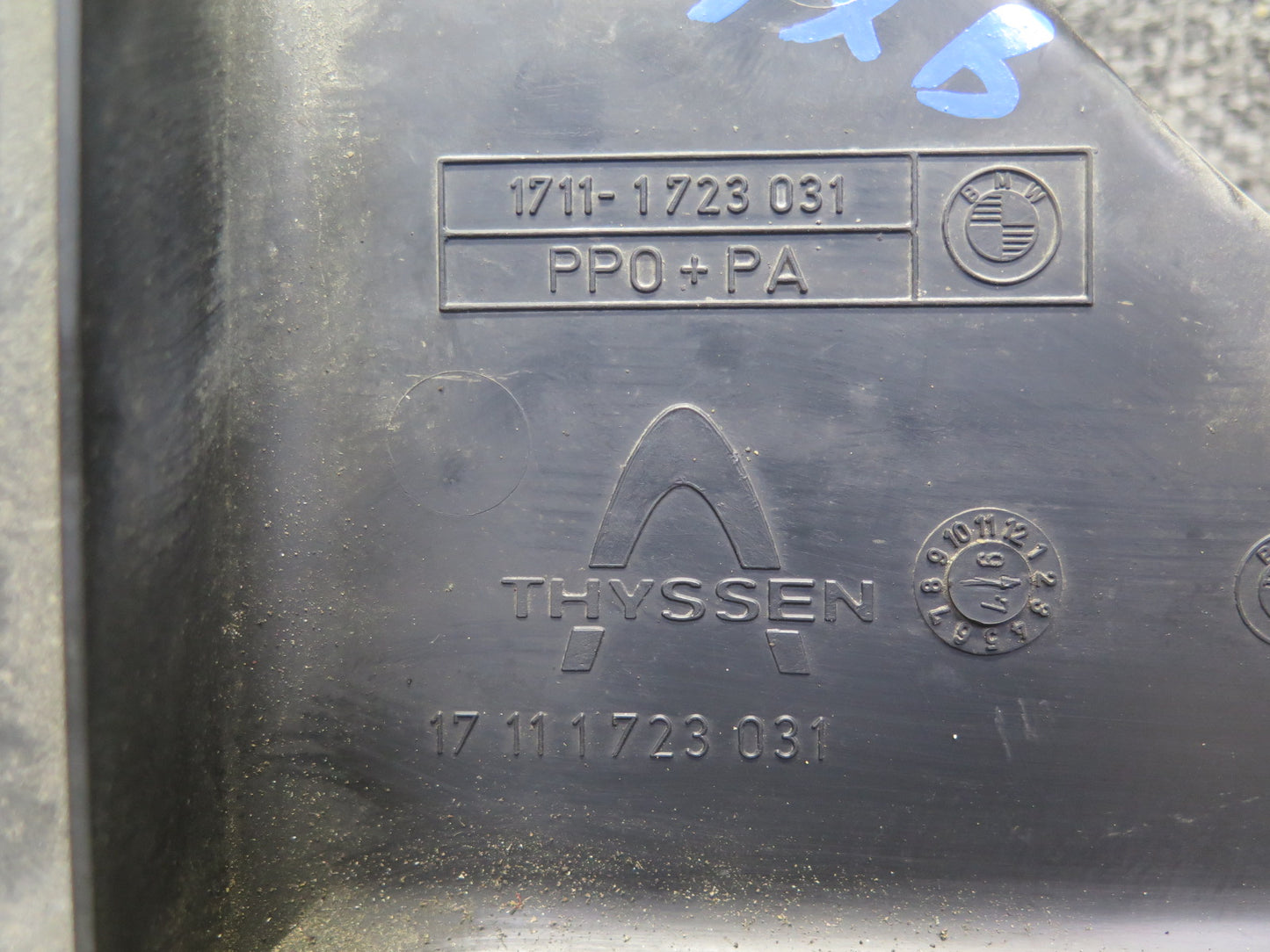 94-99 BMW E36 325iC 328iC Engine Radiator Cooling Fan Motor Shroud 1723031 OEM