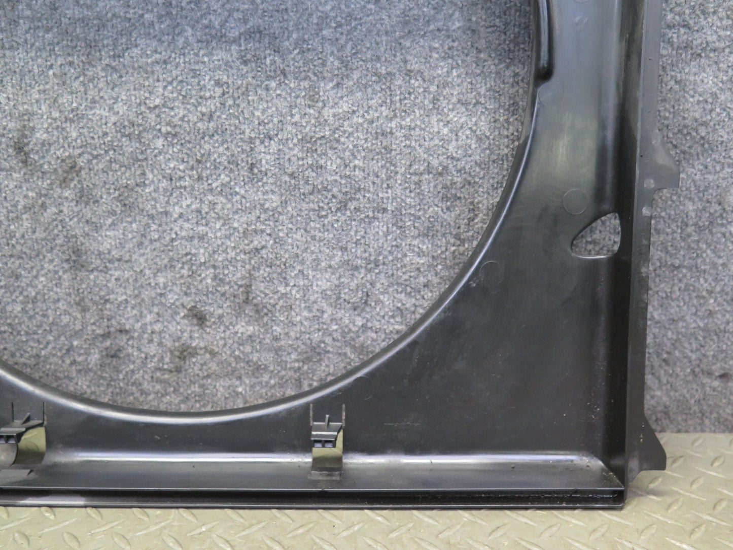 94-99 BMW E36 325iC 328iC Engine Radiator Cooling Fan Motor Shroud 1723031 OEM