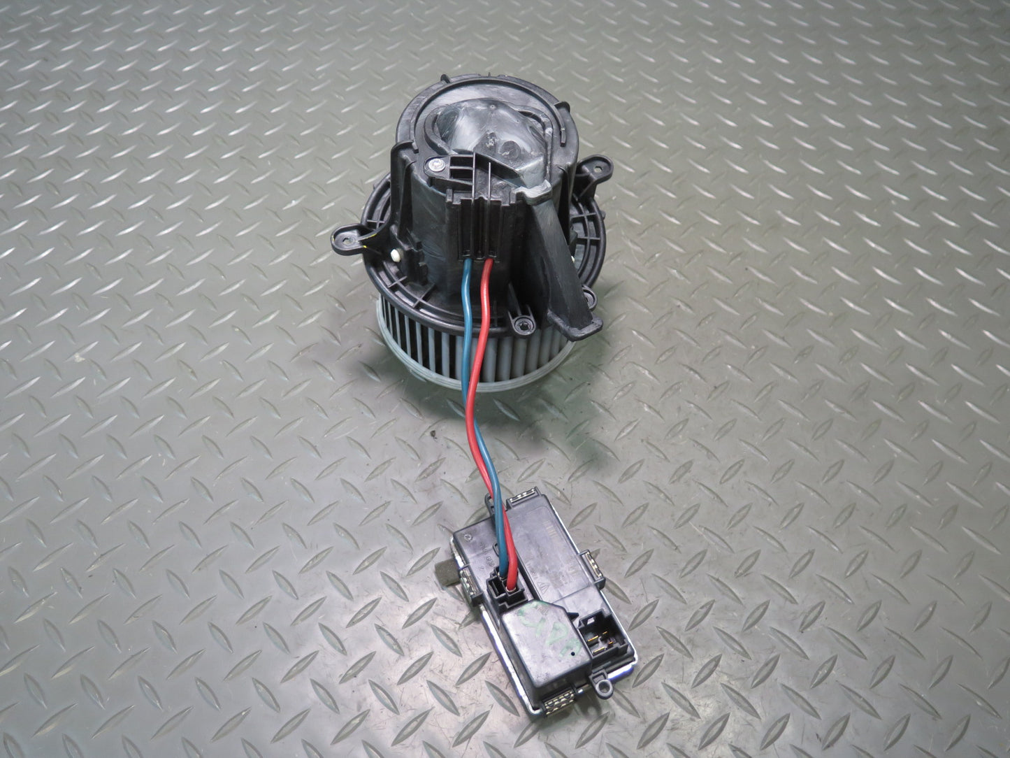 2010-2016 Porsche Panamera 970 A/C Heater Blower Motor Fan W/ Resistor Module