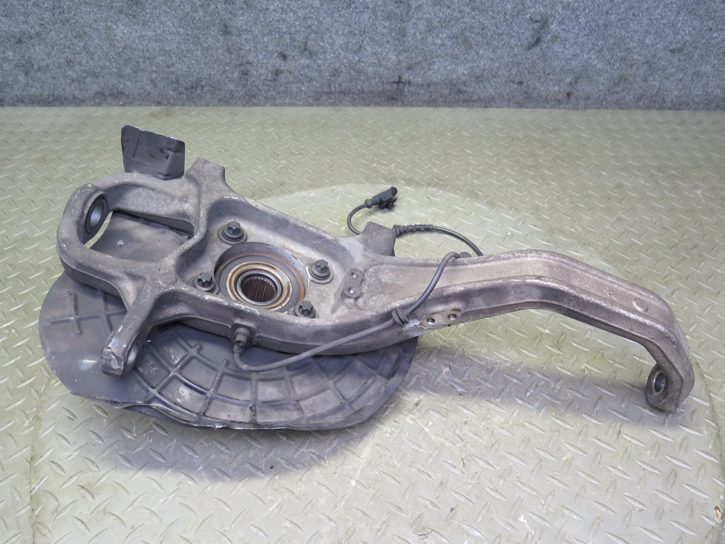 14-17 Maserati Ghibli M157 SQ4 AWD Front Right Side Spindle Knuckle Wheel Hub