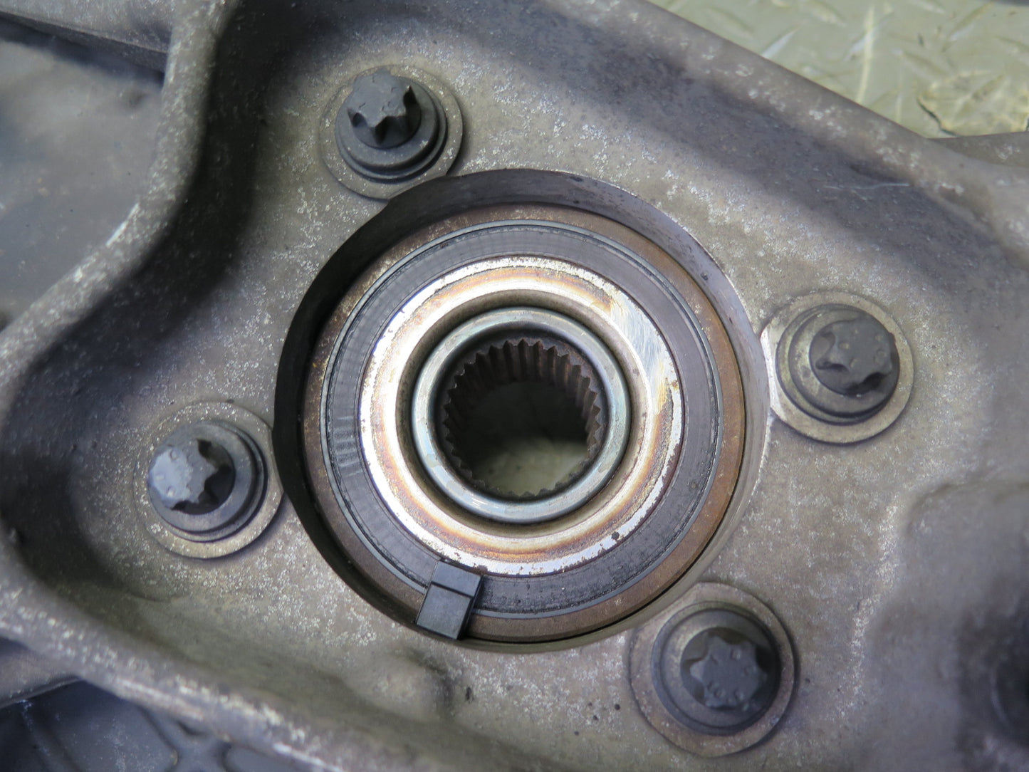 14-17 Maserati Ghibli M157 SQ4 AWD Front Right Side Spindle Knuckle Wheel Hub