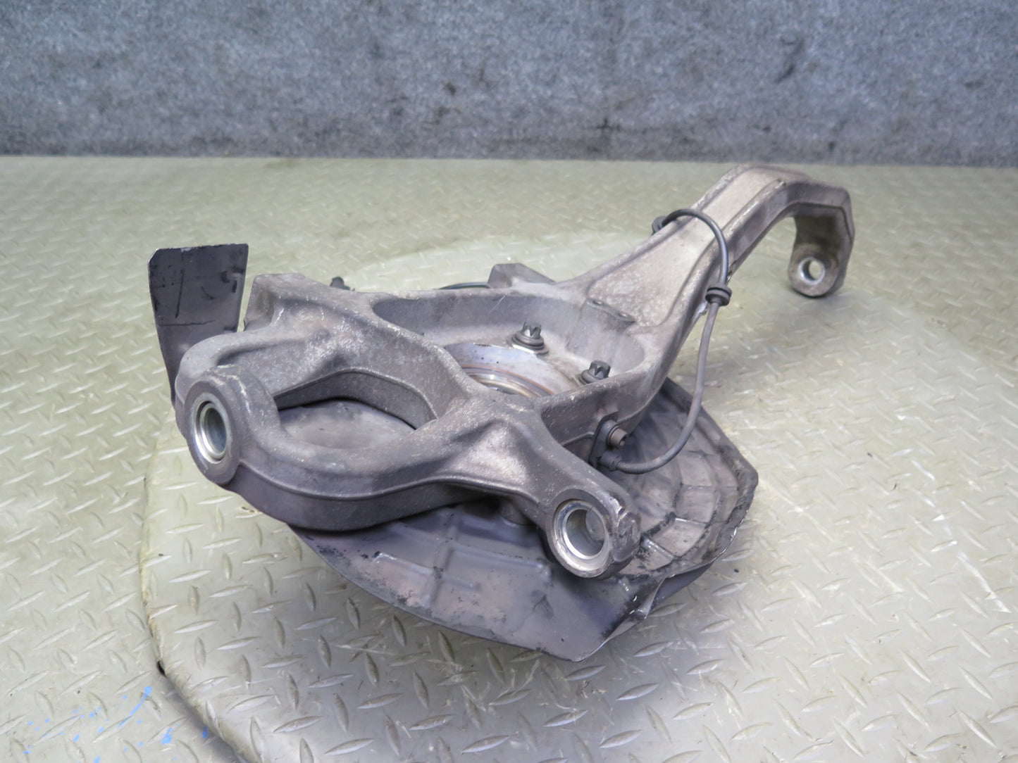 14-17 Maserati Ghibli M157 SQ4 AWD Front Right Side Spindle Knuckle Wheel Hub