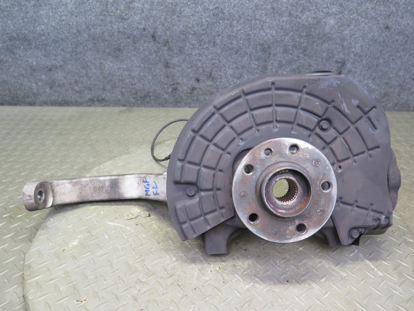14-17 Maserati Ghibli M157 SQ4 AWD Front Left Side Spindle Knuckle Wheel Hub