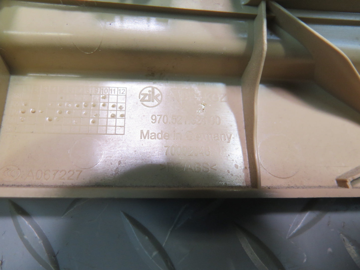 2010-2016 Porsche Panamera 970 Front Left Driver Side Power Seat Switch W/ Trim