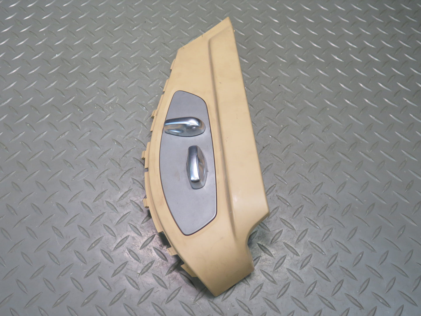 2010-2016 Porsche Panamera 970 Front Left Driver Side Power Seat Switch W/ Trim