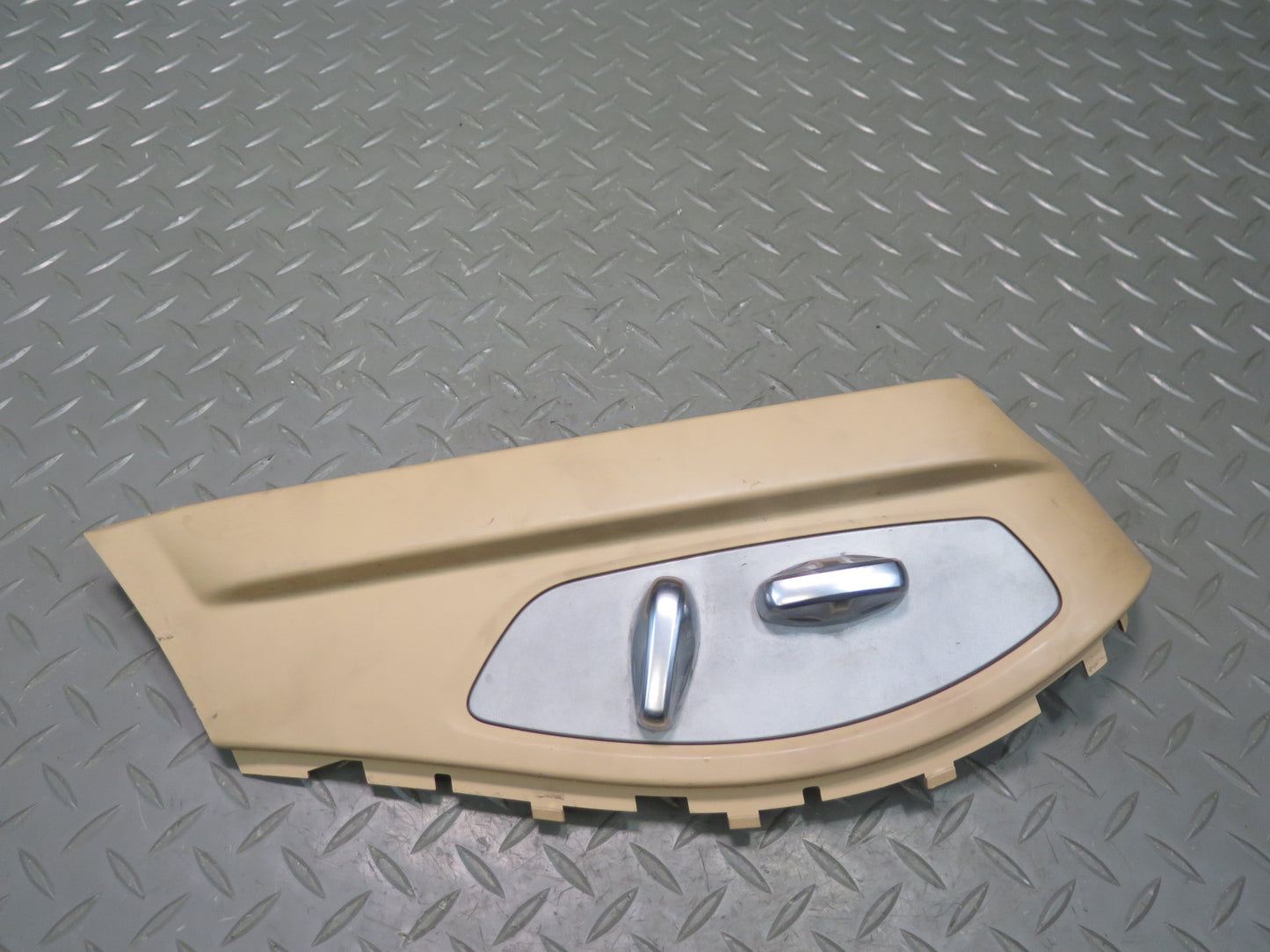 2010-2016 Porsche Panamera 970 Front Left Driver Side Power Seat Switch W/ Trim