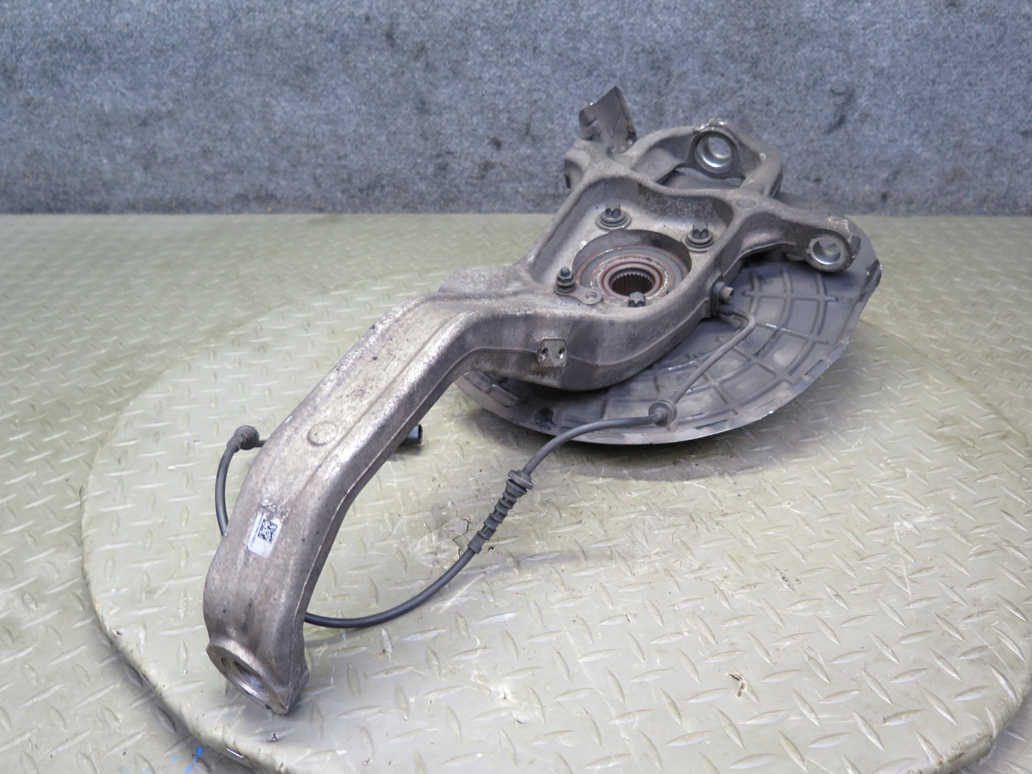 14-17 Maserati Ghibli M157 SQ4 AWD Front Left Side Spindle Knuckle Wheel Hub