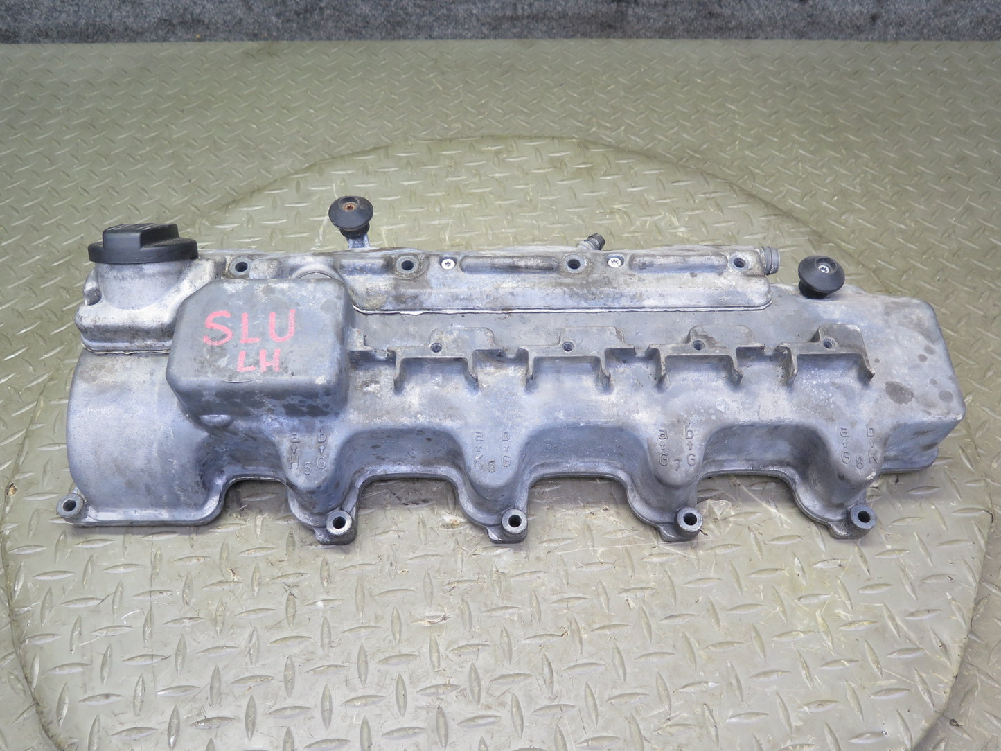 99-02 Mercedes R129 SL500 5.0L 113.961 Engine Left Cylinder Head Valve Cover OEM