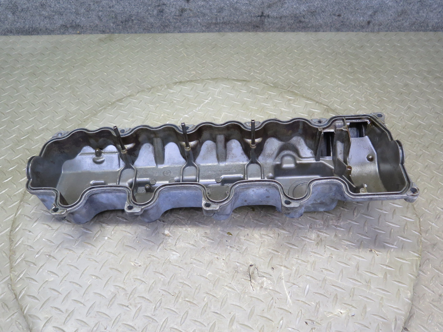 99-02 Mercedes R129 SL500 5.0L 113.961 Engine Left Cylinder Head Valve Cover OEM