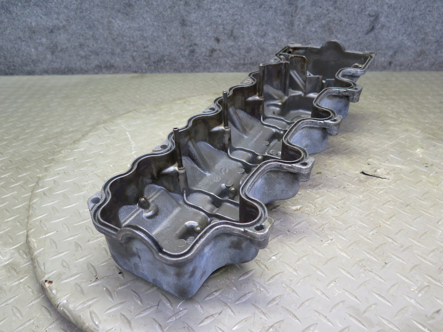 99-02 Mercedes R129 SL500 5.0L 113.961 Engine Left Cylinder Head Valve Cover OEM