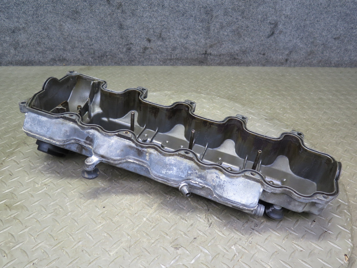 99-02 Mercedes R129 SL500 5.0L 113.961 Engine Left Cylinder Head Valve Cover OEM