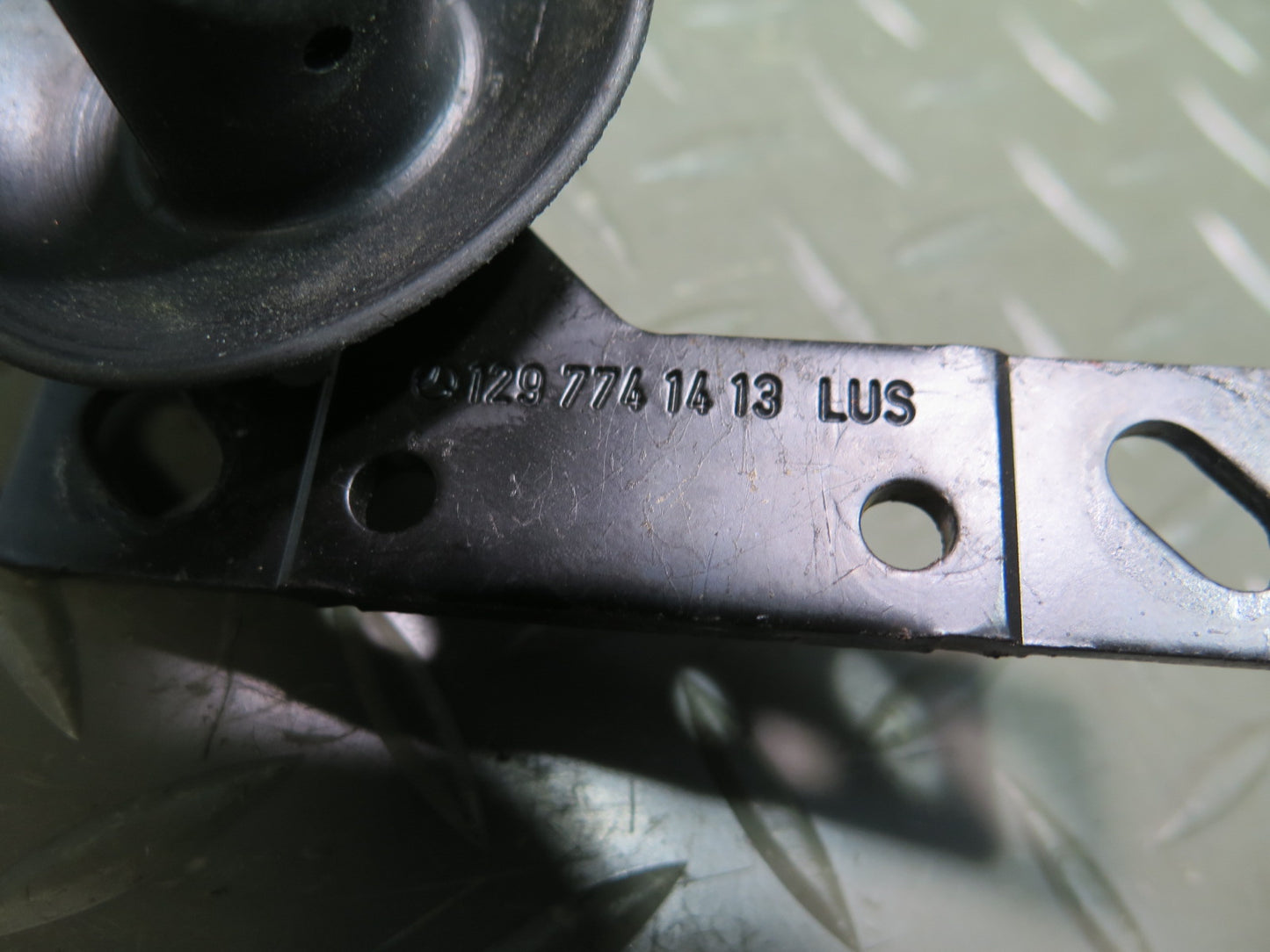 94-02 Mercedes R129 SL Convertible Set of 2 Soft TOP Roof Locking PIN Guide OEM