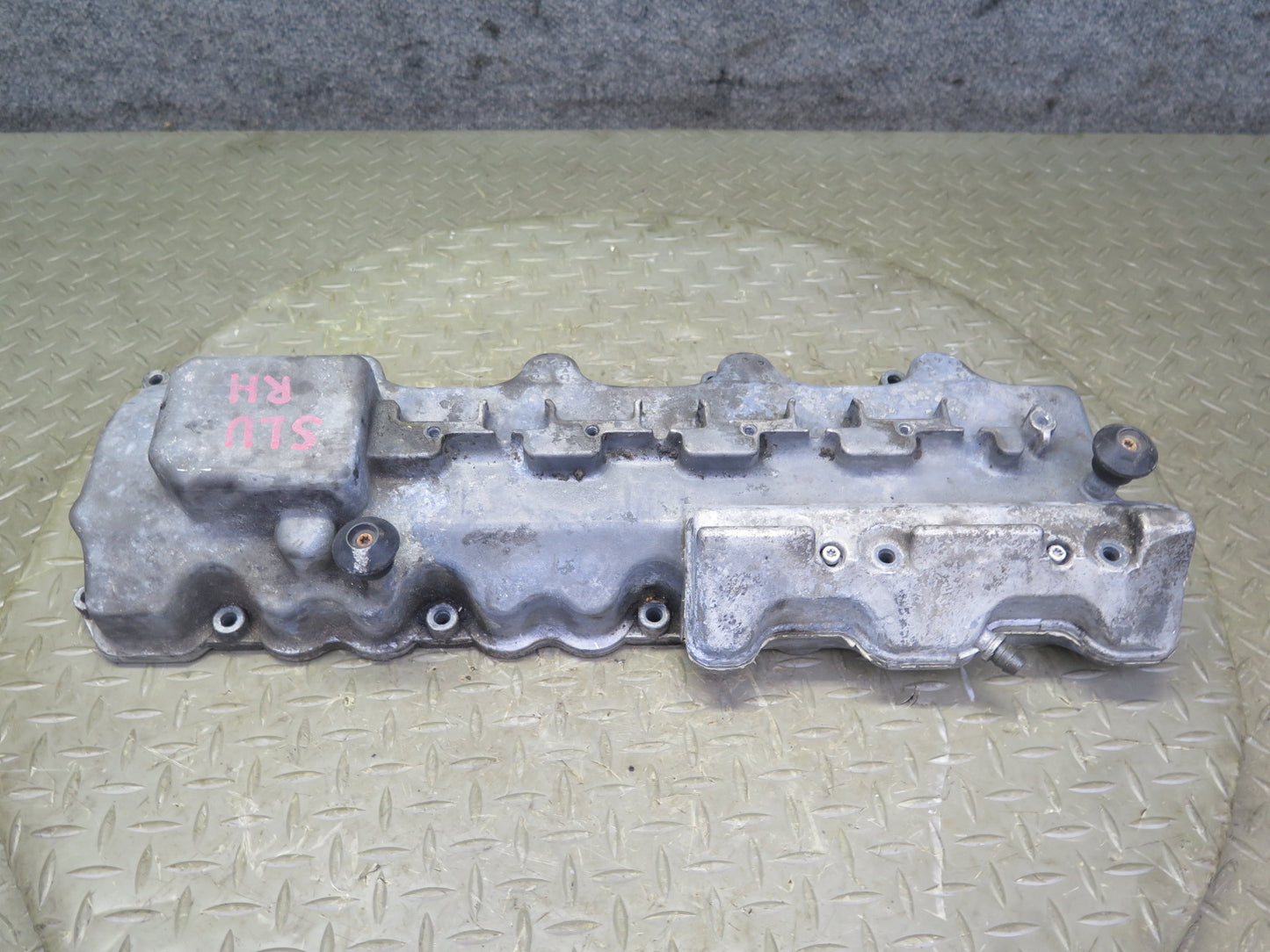 99-02 Mercedes R129 SL500 5.0 113.961 Engine Right Cylinder Head Valve Cover OEM
