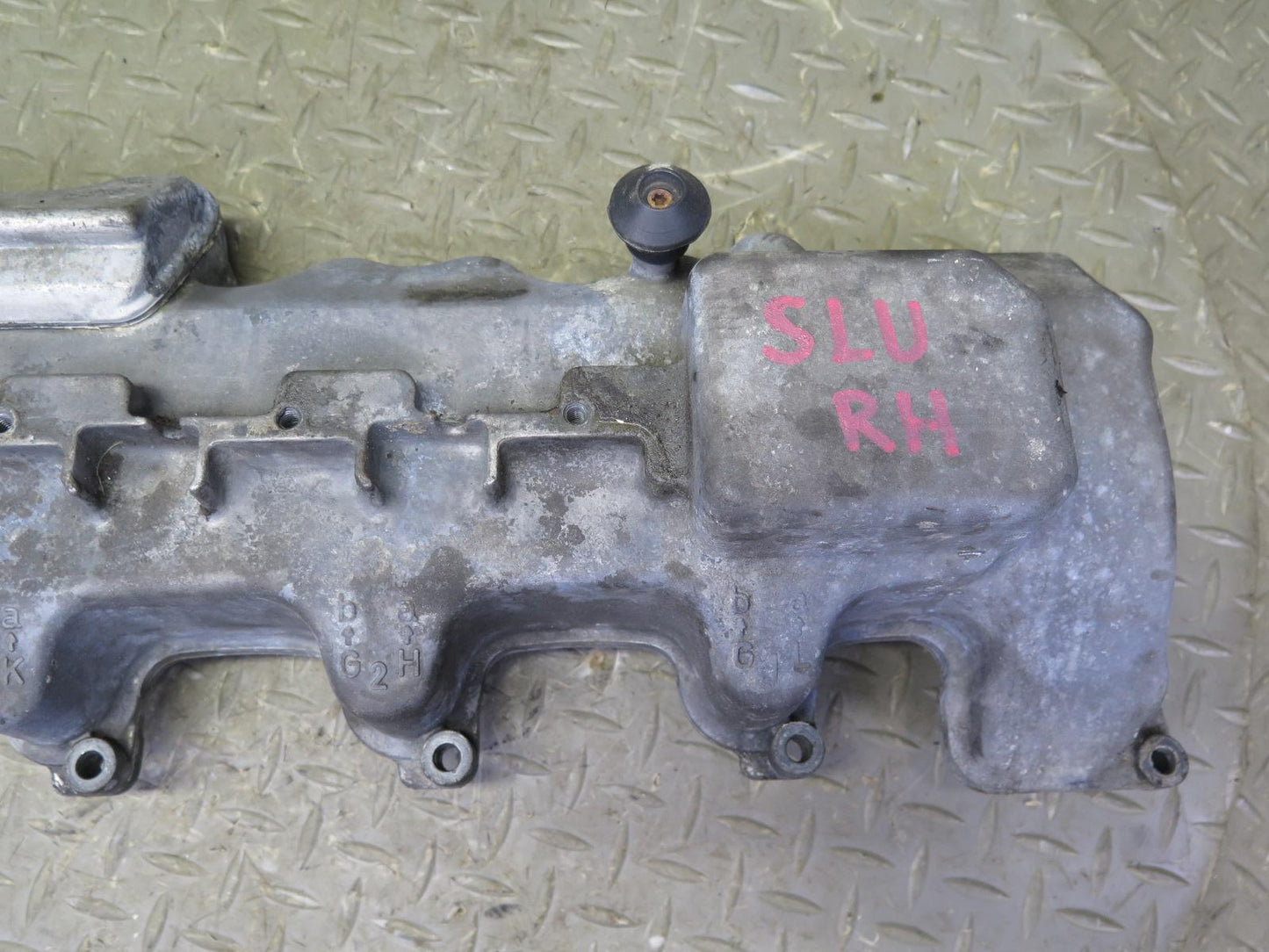99-02 Mercedes R129 SL500 5.0 113.961 Engine Right Cylinder Head Valve Cover OEM