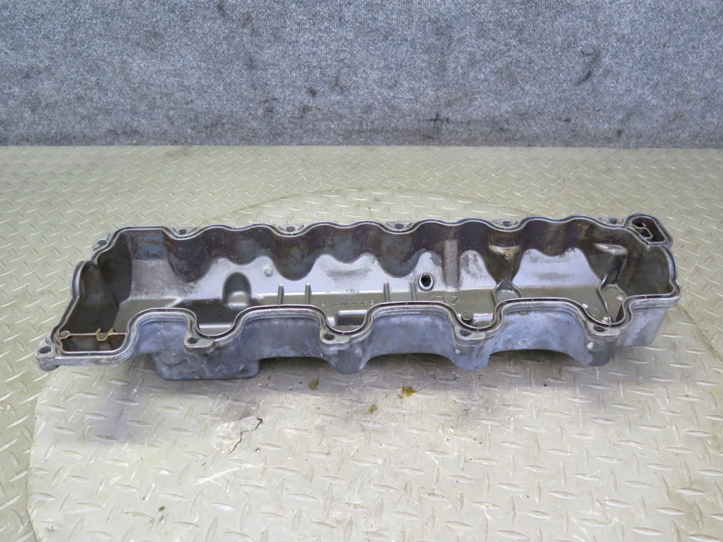 99-02 Mercedes R129 SL500 5.0 113.961 Engine Right Cylinder Head Valve Cover OEM