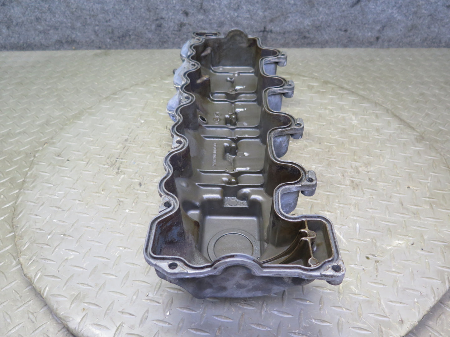 99-02 Mercedes R129 SL500 5.0 113.961 Engine Right Cylinder Head Valve Cover OEM