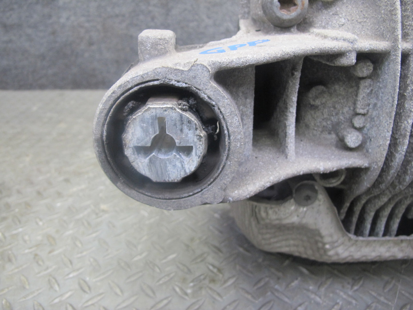 11-16 Porsche Panamera 970 3.6L RWD Rear Differential Axle Carrier 3.54 Ratio
