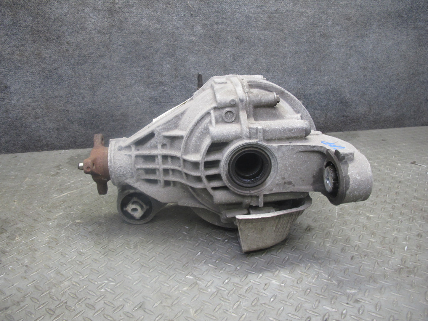 11-16 Porsche Panamera 970 3.6L RWD Rear Differential Axle Carrier 3.54 Ratio