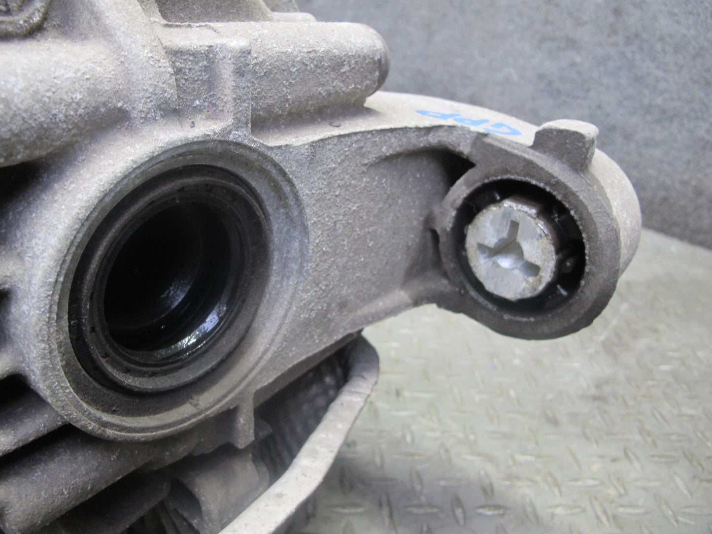 11-16 Porsche Panamera 970 3.6L RWD Rear Differential Axle Carrier 3.54 Ratio