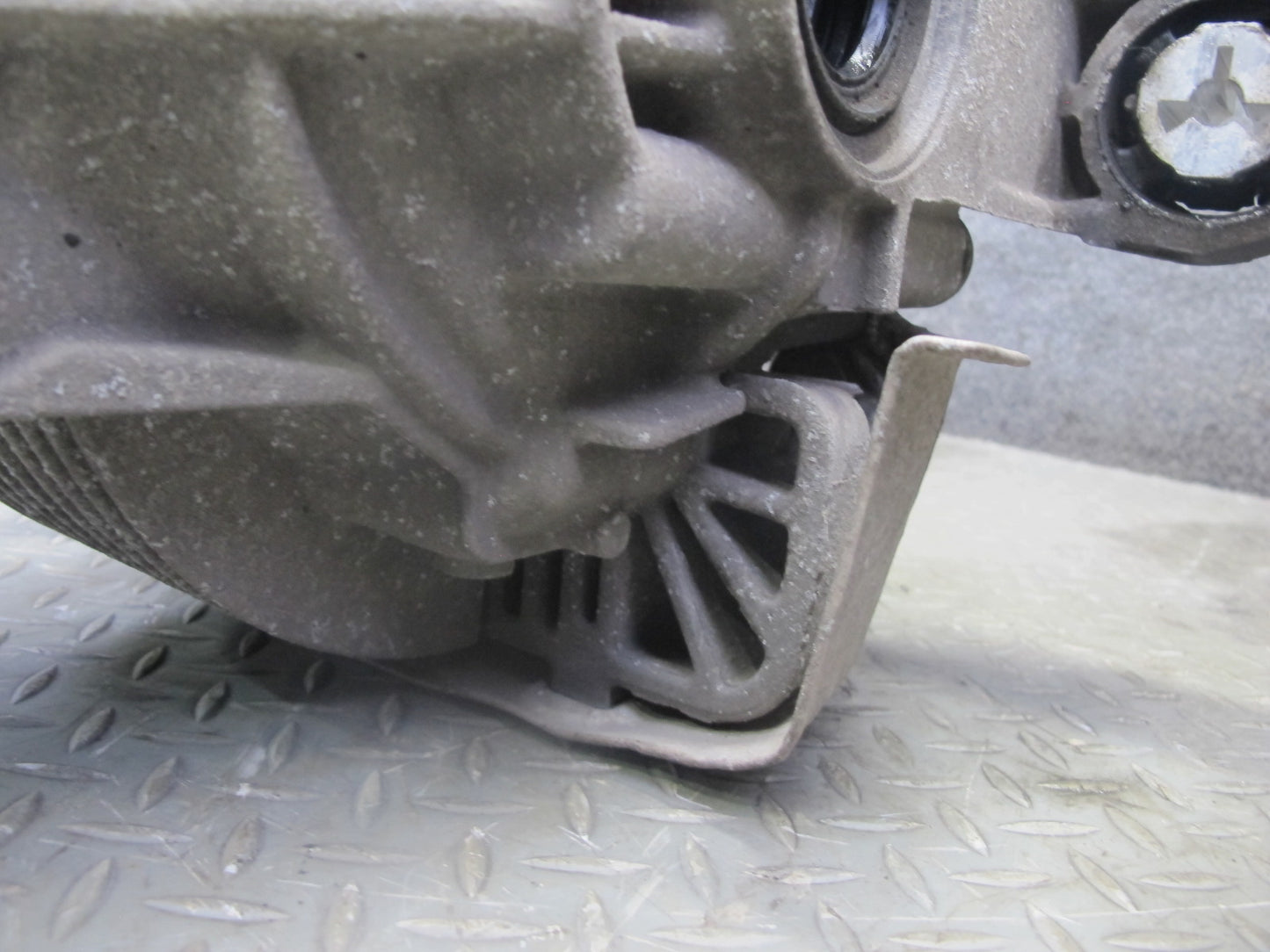 11-16 Porsche Panamera 970 3.6L RWD Rear Differential Axle Carrier 3.54 Ratio