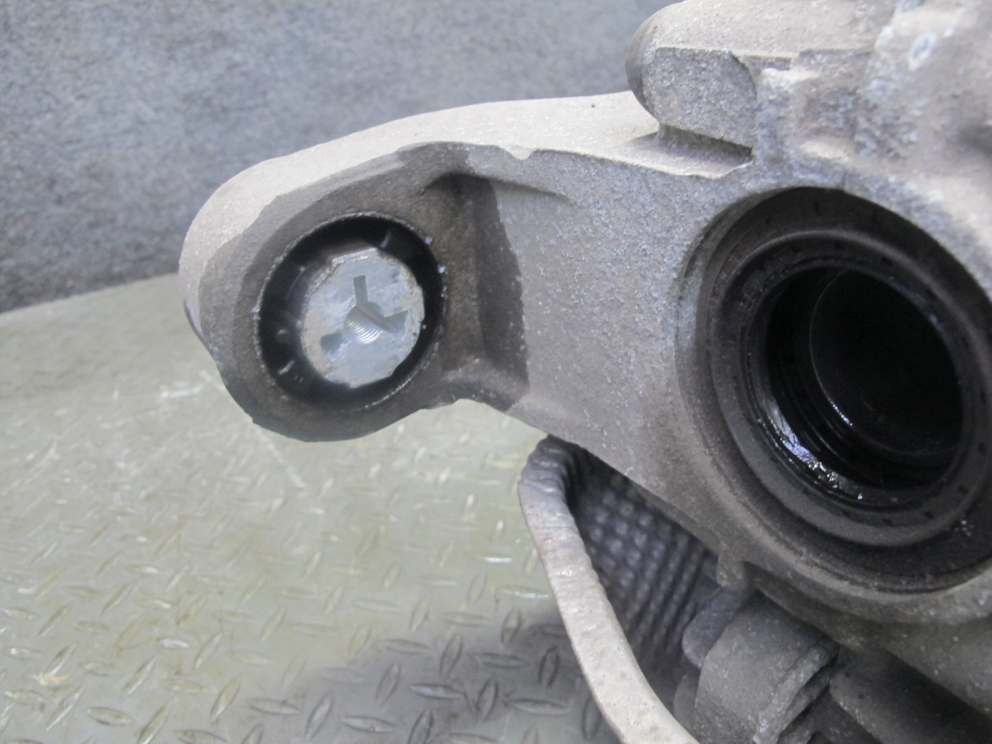 11-16 Porsche Panamera 970 3.6L RWD Rear Differential Axle Carrier 3.54 Ratio