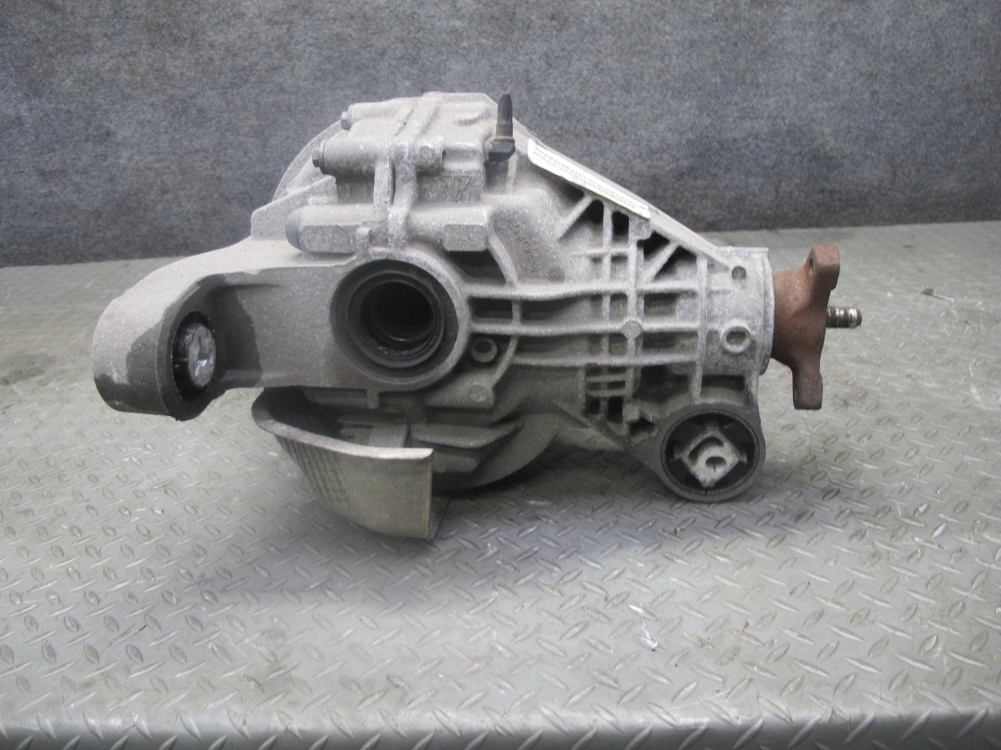 11-16 Porsche Panamera 970 3.6L RWD Rear Differential Axle Carrier 3.54 Ratio
