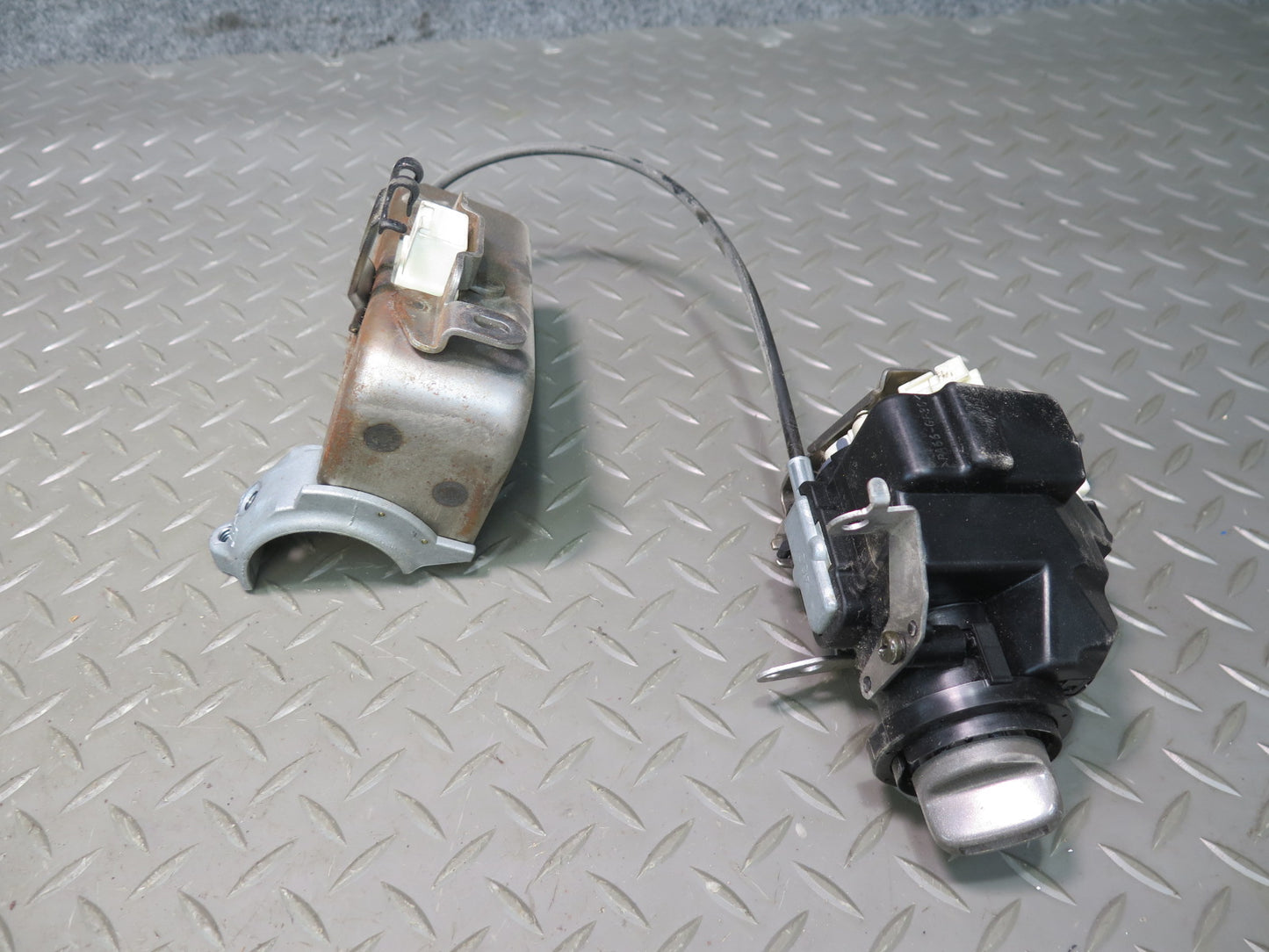 2005 Lexus UCF30L LS430 3UZFE Engine ECU ECM Ignition Trunk Door Lock KEY Set