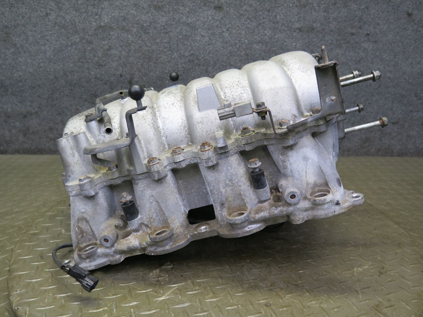 02-05 Lexus UZZ40L SC430 Upper & Lower Engine Air Intake Manifold 104K Miles OEM