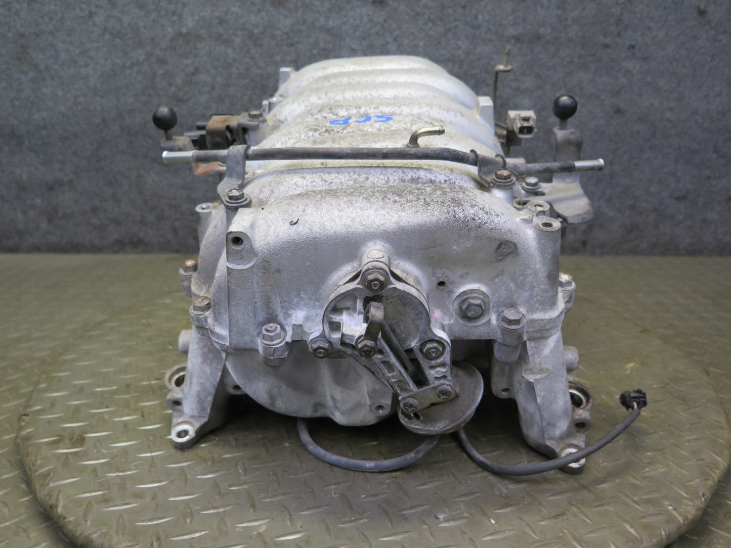 02-05 Lexus UZZ40L SC430 Upper & Lower Engine Air Intake Manifold 104K Miles OEM