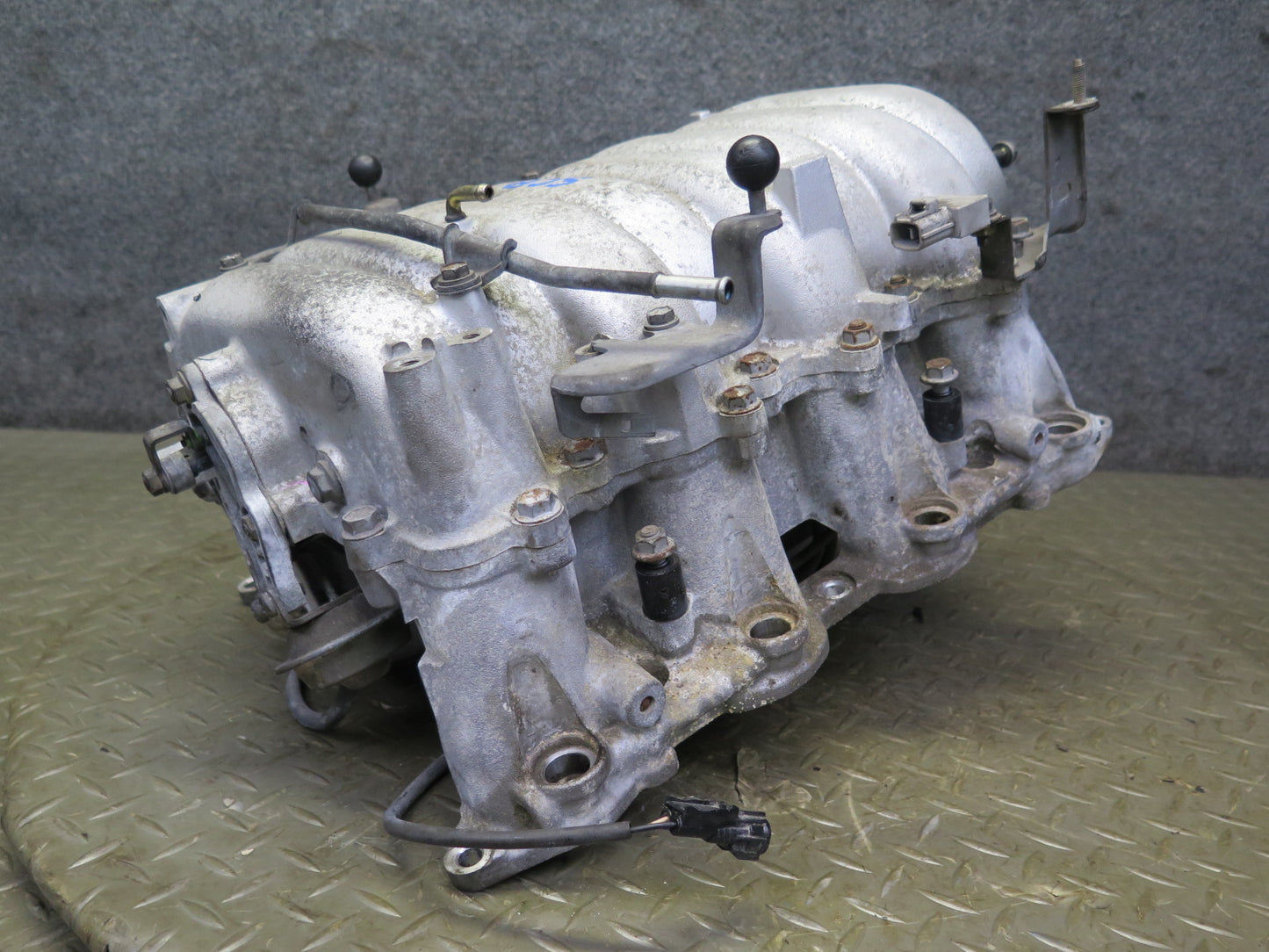 02-05 Lexus UZZ40L SC430 Upper & Lower Engine Air Intake Manifold 104K Miles OEM