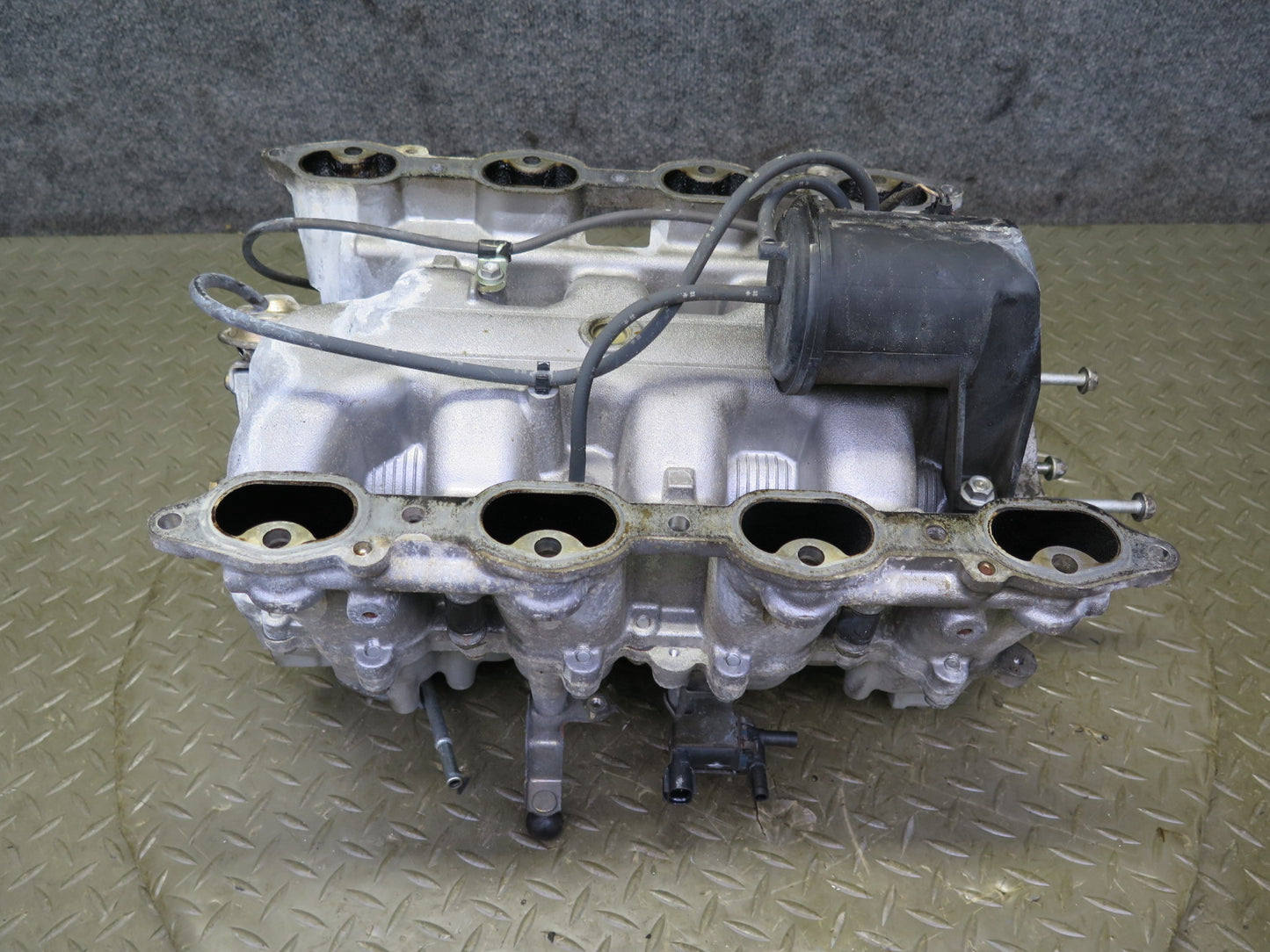 02-05 Lexus UZZ40L SC430 Upper & Lower Engine Air Intake Manifold 104K Miles OEM