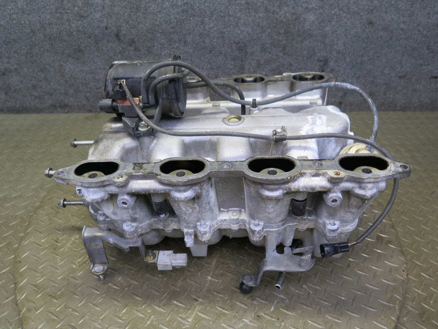 02-05 Lexus UZZ40L SC430 Upper & Lower Engine Air Intake Manifold 104K Miles OEM