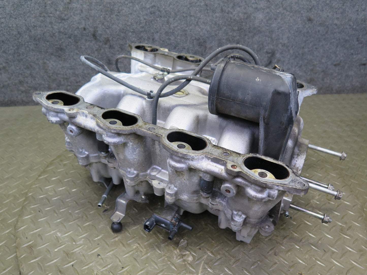 02-05 Lexus UZZ40L SC430 Upper & Lower Engine Air Intake Manifold 104K Miles OEM