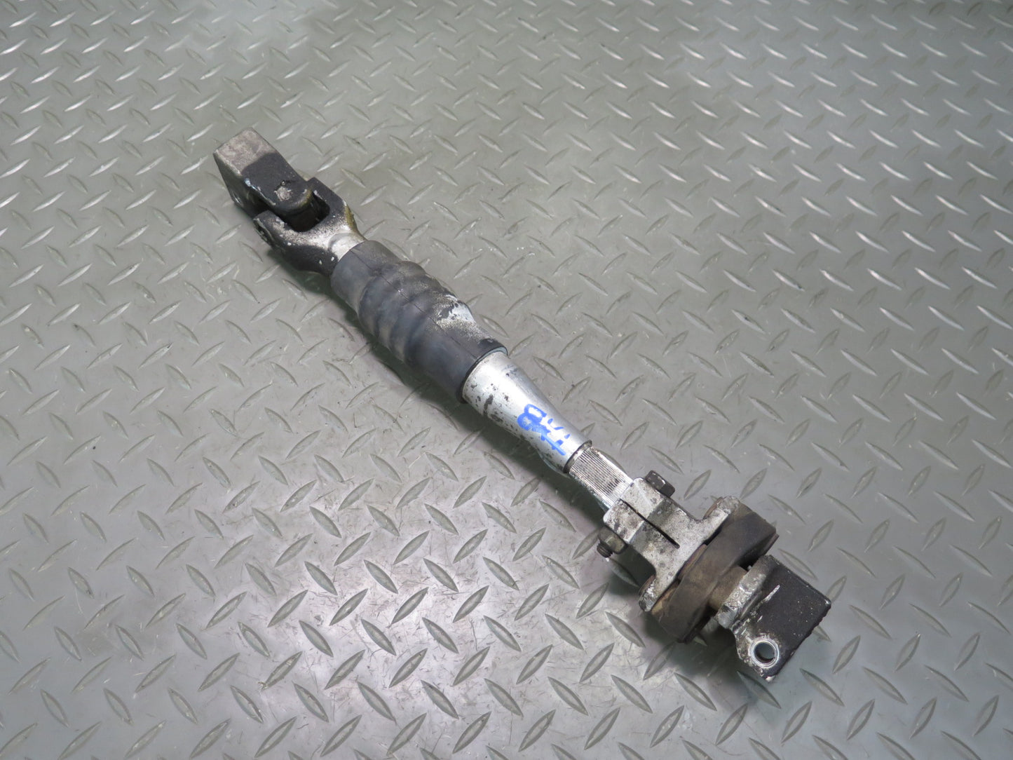 95-99 BMW E36 328ci 318ti Steering Column Lower U Joint Shaft OEM