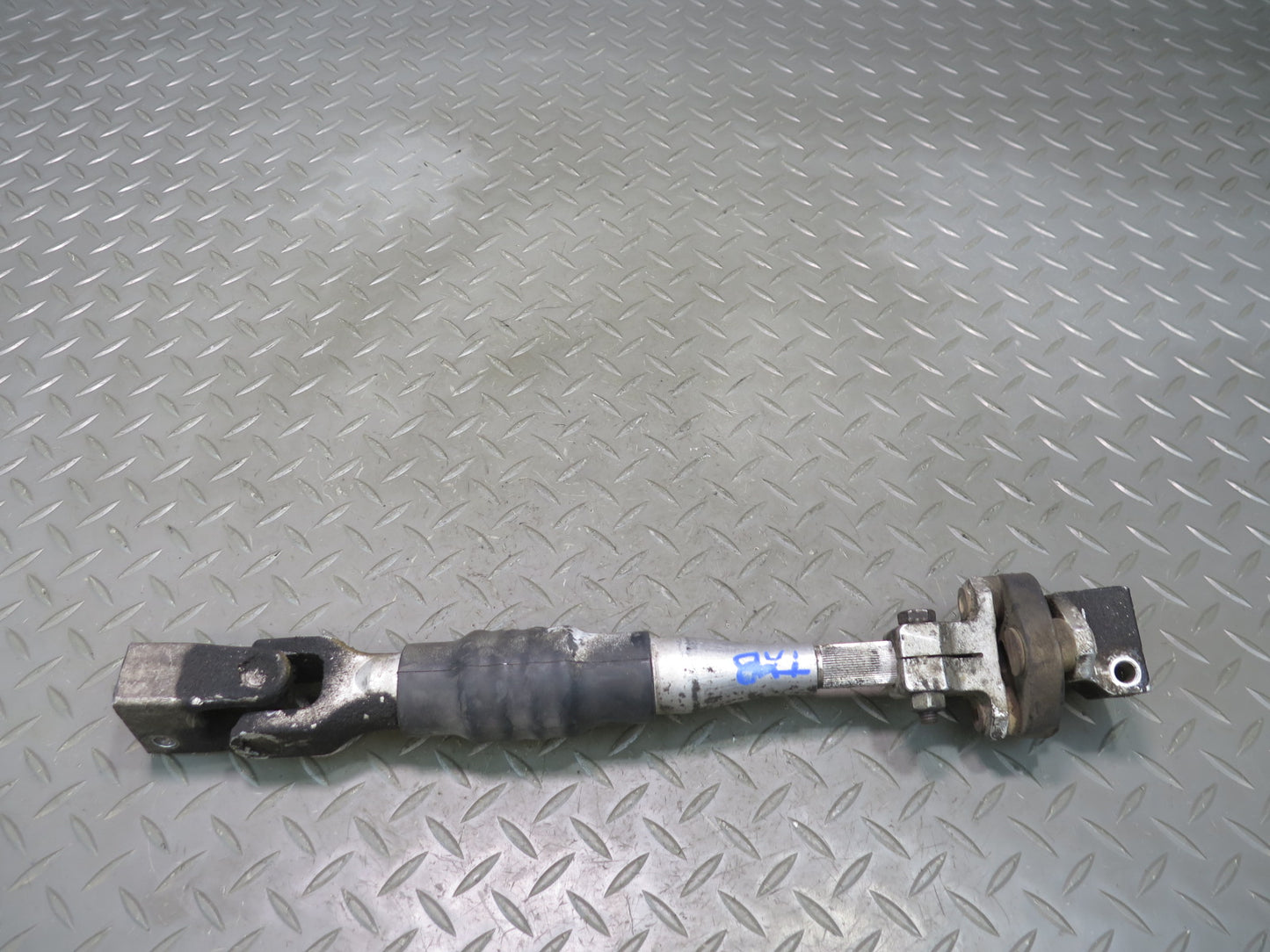 95-99 BMW E36 328ci 318ti Steering Column Lower U Joint Shaft OEM
