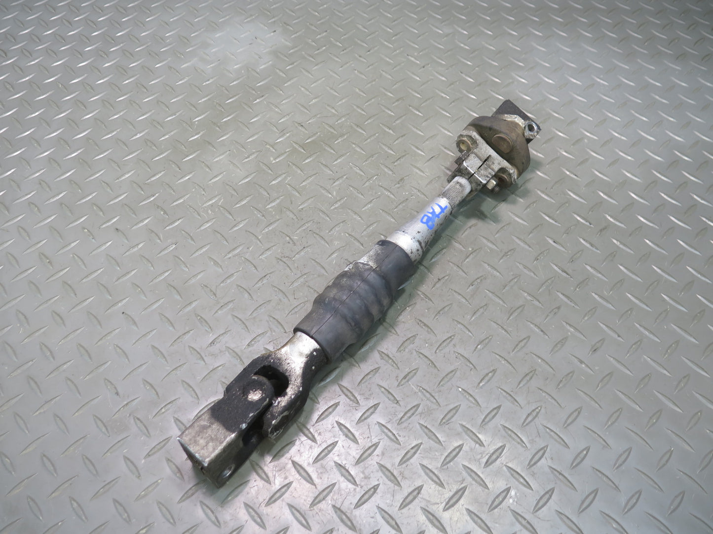 95-99 BMW E36 328ci 318ti Steering Column Lower U Joint Shaft OEM